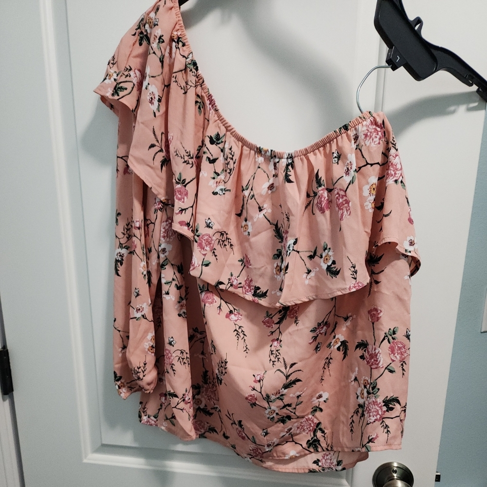 Just Fab pink floral one shoulder, top. Sz 1X